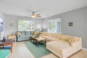 Palm Boulevard 2403 - Upstairs